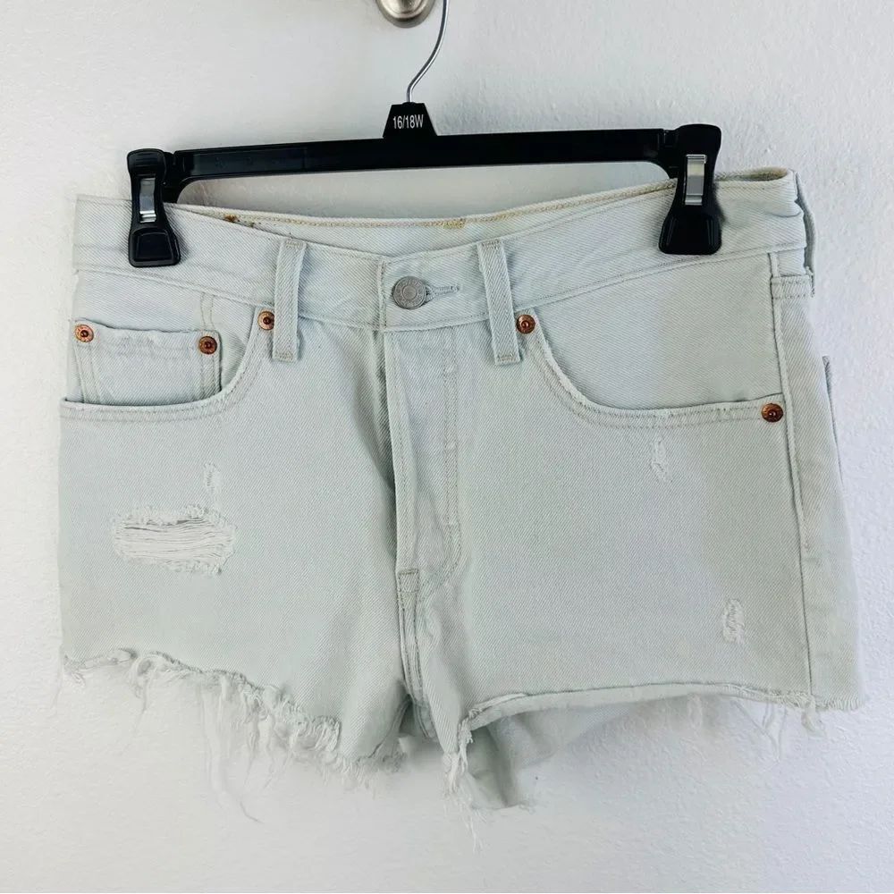 Levi’s Extra Light Wash 501 Button Fly Cut Off‎ Jean Shorts Size 26 - Picture 1 of 3